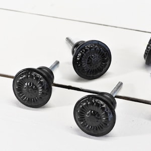 Black Flower Knob, Daisy Drawer Pull, Floral Door Handle, Kitchen Cabinet Hardware