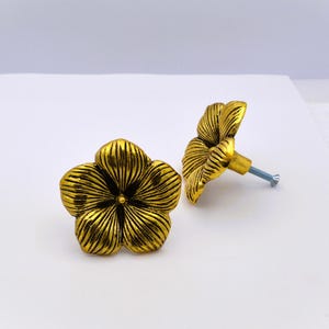 Gold Flower Knob, Large Drawer Pull, Five Petal Door Handle, Floral Kitchen Cabinet Hardware