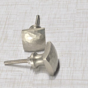 Squate Hammered Knob, Silver Drawer Pull, nickel door handle, Antique kitchen Cabinet Hardware