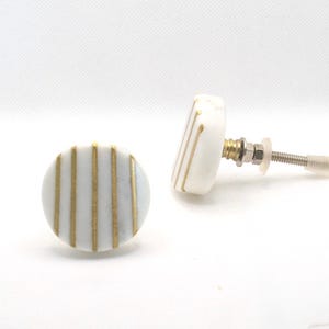 Natural Stone knob, Striped Marble Drawer Pull, White door handle, Kitchen Cabinet Hardware.   Listing reflects price for one knob