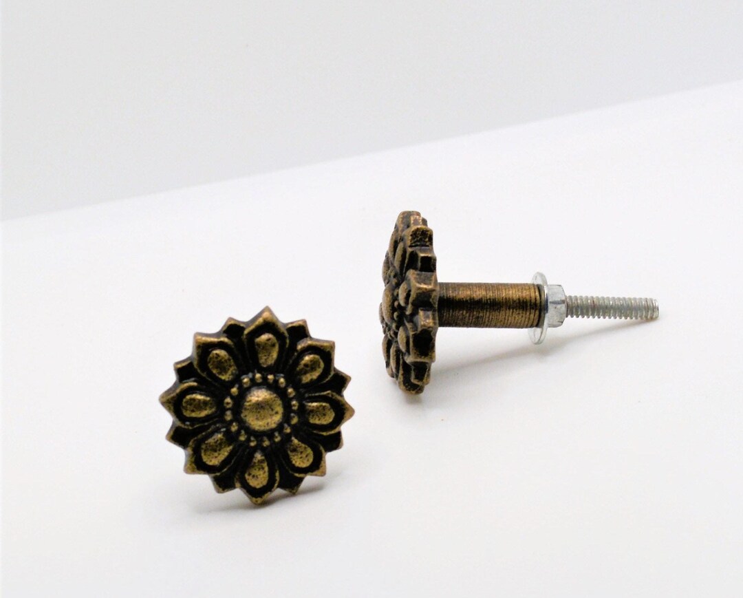 Vintage Small Brass Floral Metal Knob Drawer / Cabinet Pull