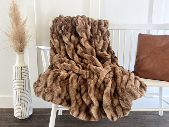 Adult Fur Blanket Minky Fur Throw Jumbo Cozy Warm Luxury Adult Personalized Gift Fluffy Fur Blanket Heavy Weighted Bed King Queen Size Throw