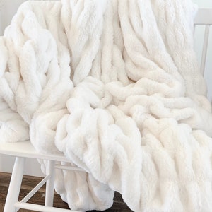 Large Adult Minky Blanket Fur Throw Plush Oversized Blanket Luxury Adult Heavy Weighted Anxiety Blanket for ADHD Gift for Her