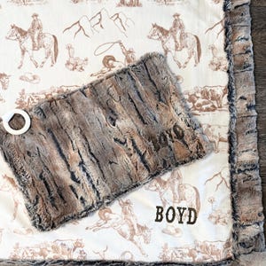 Manta vaquera personalizada con nombre, regalo de vaquero para niños, decoración con temática de rancho, manta suave de piel sintética de Minky occidental, regalo para baby shower de niño de granja imagen 14
