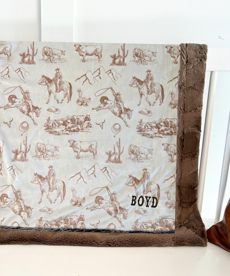 Manta vaquera personalizada con nombre, regalo de vaquero para niños, decoración con temática de rancho, manta suave de piel sintética de Minky occidental, regalo para baby shower de niño de granja Truffle/Embroidery