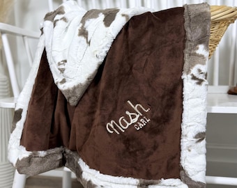 Manta de bebé con estampado de vaca bordado personalizado Western Minky con nombre para regalo de vaquero para bebé niño, regalo de ducha personalizado, guardería occidental para bebé