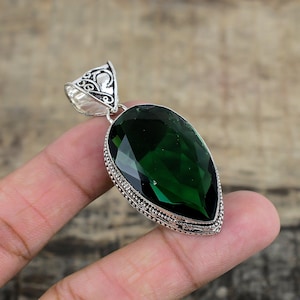 Chrome Diopside Pendant Chrome Diopside Gemstone Handcrafted 925 Sterling Silver Chrome Diopside Jewelry Vintage-Inspired Pendant For Gifts