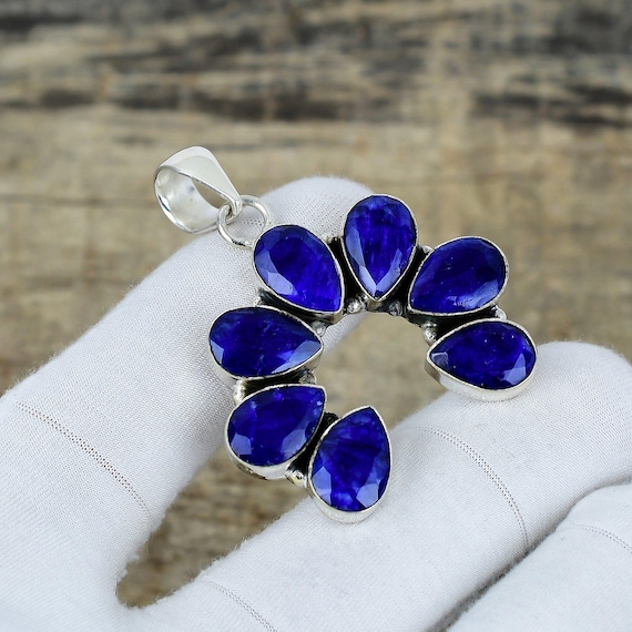 天然ブルーサファイアフラワーペンダント・ファセットカット