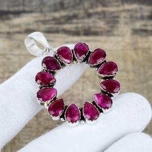 Kashmir Rubin Ädelstenshänge - 925 Sterling Silver Hänge - Handgjorda Smycken - Kashmir Rubin Designerhänge - Blomformad Hänge Presenter till Mamma
