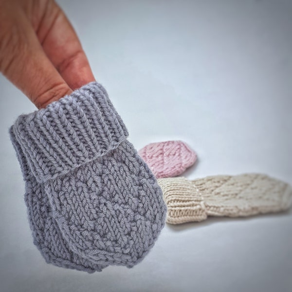 Knitting pattern baby mittens, knit and purl, easy knit for newborn, thumbless mittens knitting pattern, baby gloves pattern, scrap yarn