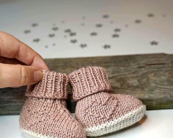 Baby booties knitting pattern, easy knit, heart pattern, baby booties knit, baby shower, knitted baby socks, knitted shoes baby, bootees
