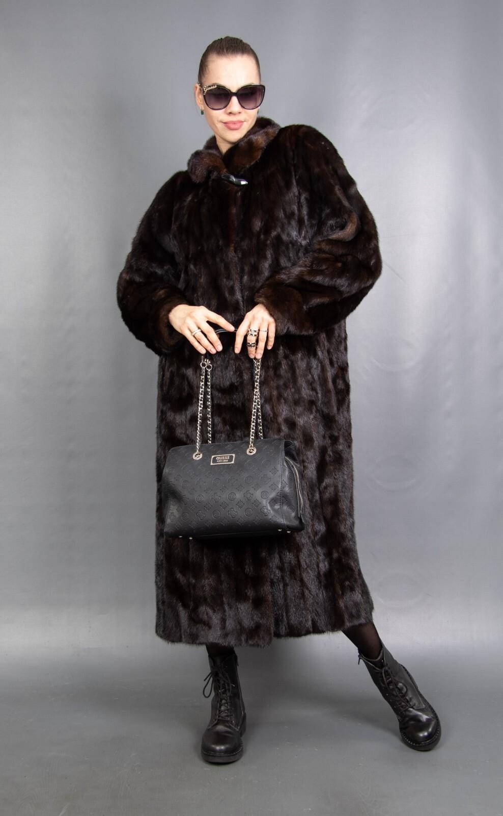 【高級感】　毛皮ロングコート　茶　光沢　艶　ミンクのような素材　ゴージャス 高級感】 毛皮ロングコート 茶 光沢 艶 ミンクのような素材 ゴージャス