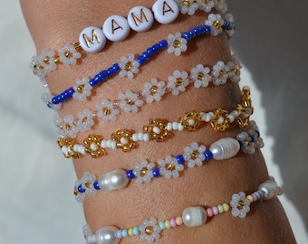 Beaded Flower Bracelet, Bridesmaid and Wedding Gifts, Mothers Day Gift, Gifts for Her, Dainty Personalized Jewelry, Stretch Bracelet