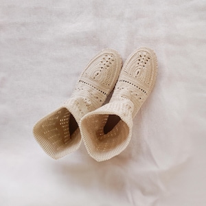 Handgemaakte gehaakte laars | Handgemaakte boho-slofjes | Eclectische strandfeestsandalen | Handgebreid cadeau voor haar | Uniek cadeau voor breiliefhebbers