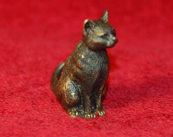 327-2 ★ Bronze Figur Katze mit Schleife antik pateniert 