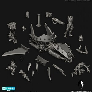 Puede incluir: Un kit de modelo impreso en 3D de un veh&iacute;culo futurista de ciencia ficci&oacute;n con un dise&ntilde;o de p&uacute;as. El kit incluye varias piezas, incluyendo un cuerpo principal, alas y una figura. El modelo es de color gris y est&aacute; listo para ser ensamblado y pintado.