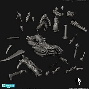 Puede incluir: Un kit de modelo de una nave espacial futurista impreso en 3D con una tripulaci&oacute;n de cuatro figuras. El kit incluye una variedad de armas y accesorios, incluyendo espadas, pistolas y un ca&ntilde;&oacute;n grande. El modelo est&aacute; dise&ntilde;ado para juegos de mesa y est&aacute; pintado en gris.