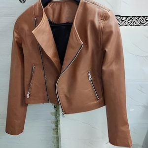 Chaqueta de cuero color canela para mujer, chaqueta de motociclista color canela, chaqueta de cuero recortada para mujer con mangas largas, chaqueta de motociclista recortada de cuero marrón