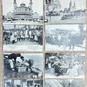 Könnte beinhalten: Eine Sammlung von acht alten schwarz-weiß Postkarten mit verschiedenen französischen Motiven, darunter architektonische Wahrzeichen, Menschenmengen, Landarbeiter, Außengastronomie und historische Verkehrsmittel, angeordnet auf einer Juteoberfläche.