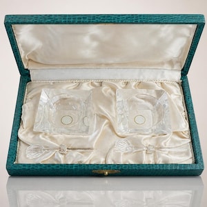 Juego de salero de cristal antiguo con dos cucharas, Cristallerie Lorraine, Francia.