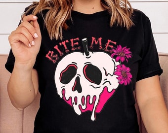 Camiseta de Halloween Manzana Envenenada, Camiseta Pastel Goth Muérdeme