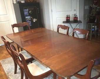 Duncan Phyfe Mahogany 1930's Drop Leaf Dining Table and 6 Cushioned Chairs. All Original.