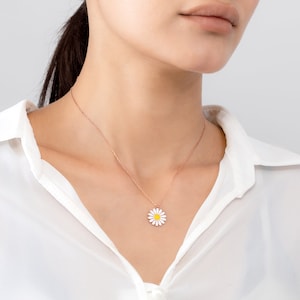 Dainty Daisy Necklace, Minimalist Flower Jewelry, Flower Charm Necklace, Layering Necklace, Daisy Gift, Gift for Her, Christmas Gift