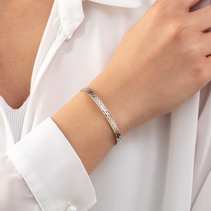 Sterling Silver 925 Personalized, Hammered Custom Engraved Bracelet, 5mm Wide Bangle, Handwriting Engraved Bangle Bracelet, Solid Bangle