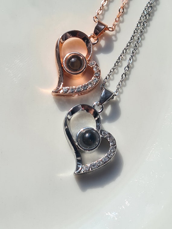 Personalized heart photo projection necklace with 2024 i love you in 100 languages
