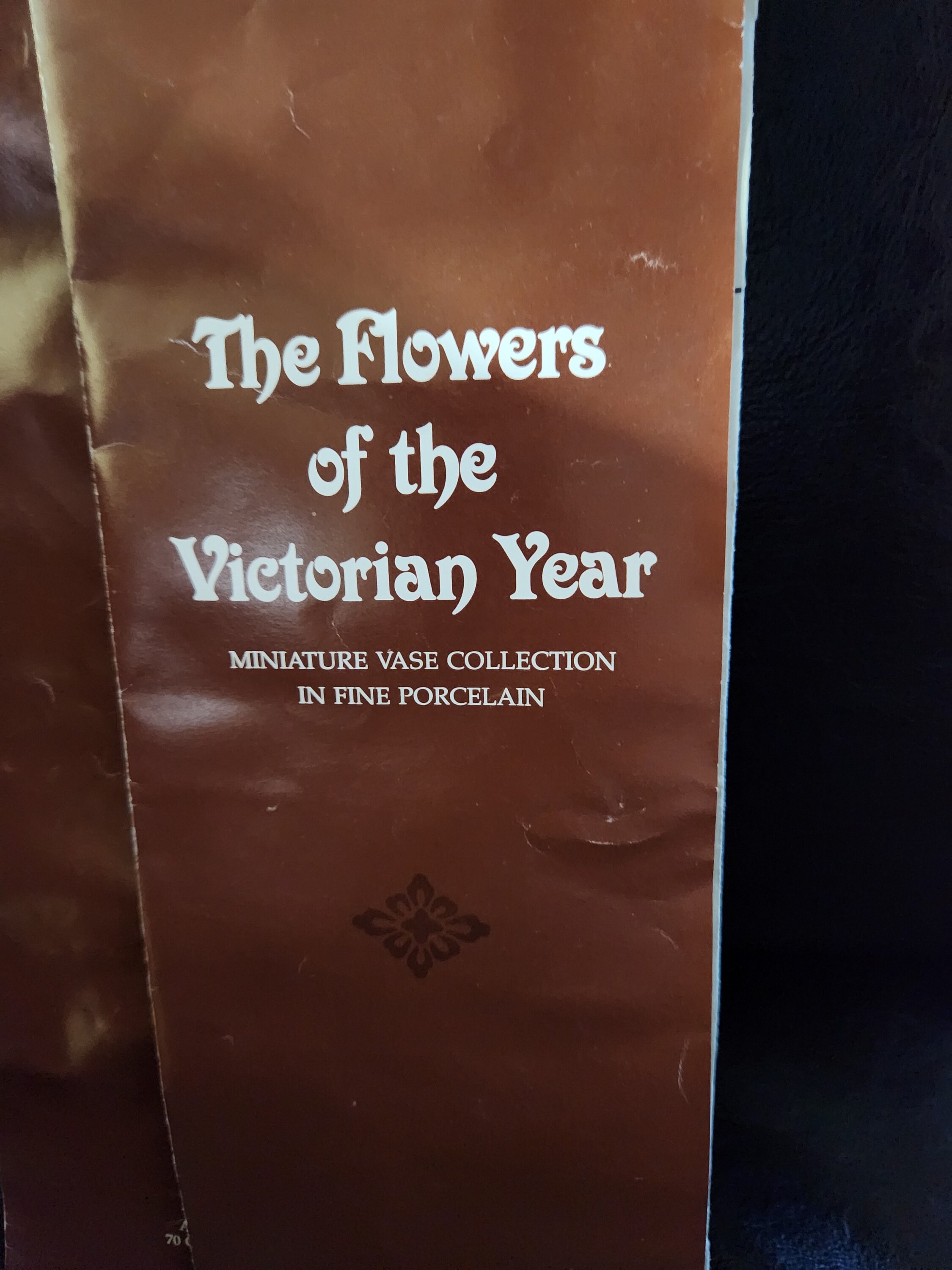Franklin Mint the Flowers of the Victorian Year Vase