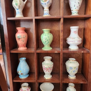 Franklin Mint The Flowers of the Victorian Year Vase Collection.