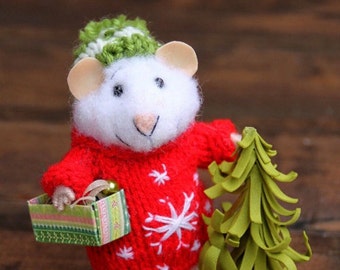 Needle felted christmas mouse in sweater with christmas tree and box of hristmas tree balls, Collectible doll, Felted Mouse, Winter Mouse