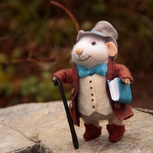 Needle Felted Vintage Gentleman Mouse with Cane, Collectible doll, Felted Mouse, Homeless Mouse