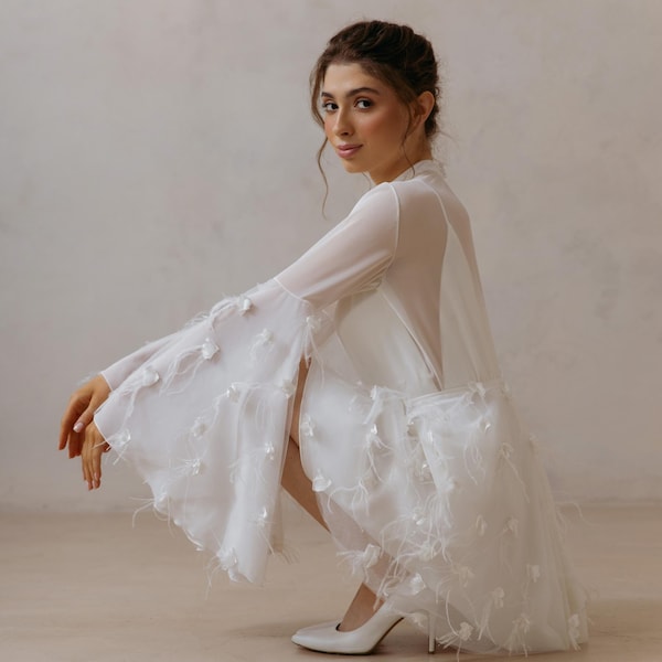 Grazioso mini abito da sposa / Abito da sposa corto con pizzo floreale 3D / Abito con maniche a campana / DANA..