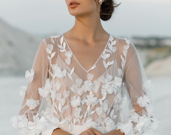 Lace Brautkleid Strand, Flowy Brautkleid Blume, Empfang Kleid Mod, romantisches Brautkleid | MONA