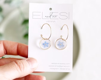 Forget-me-not resin earrings with pressed blue blossom, forget-me-not epoxy resin wildflower earrings in gold / silver, real flowers