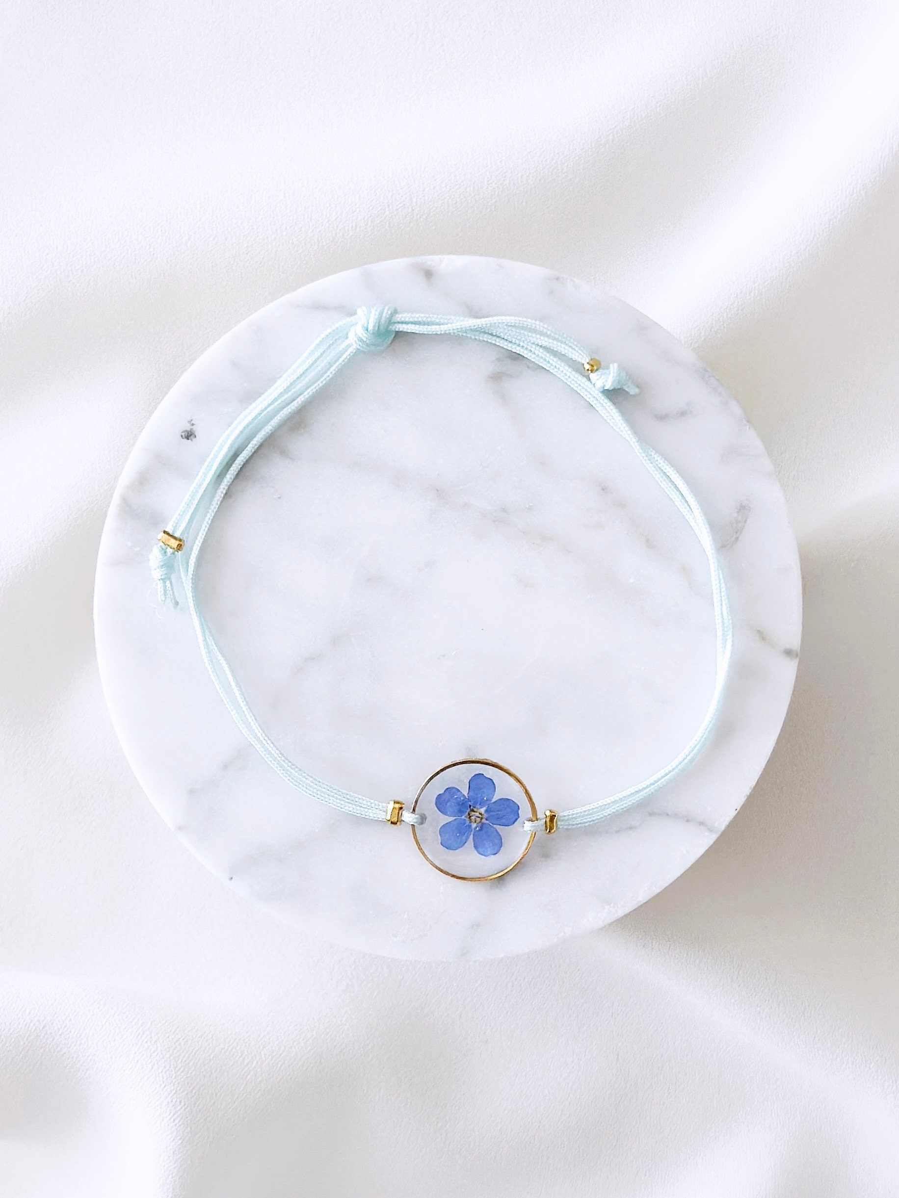 Forget-me-not wildflower bracelet with light blue fabric bracelet, blue wildflower resin textile bracelet, epoxy resin flower bracelet