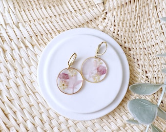 Pink round pressed wild flower earrings, earrings with real pink flowers, resin wildflower earrings, epoxy resin earrings