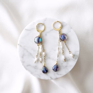 Glitzer Muschel Süßwasserperlen Ohrringe mit echten kleinen Meeresschnecken in lila violettem Glitzer, Meerjungfrau, vergoldet versilbert