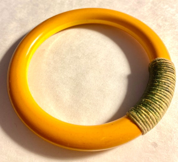 1930s Bakelite Bracelet - image 2