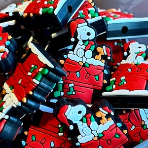 Doghouse Christmas silicone focal bead/Xmas