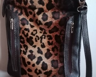 Leopard print. 90's. 00's. Crossbody. Vintage. Suede.