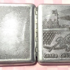 122_24_Portasigarette sovietico "Gloria a Ottobre!". Propaganda URSS. Portasigarette in metallo URSS. Uomo regalo. Tabacchiera. Scatola per sigarette, idea regalo.