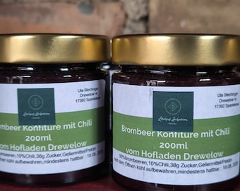 Hofladen Konfitüre aus saftigen Brombeeren mit einem Hauch von Chili