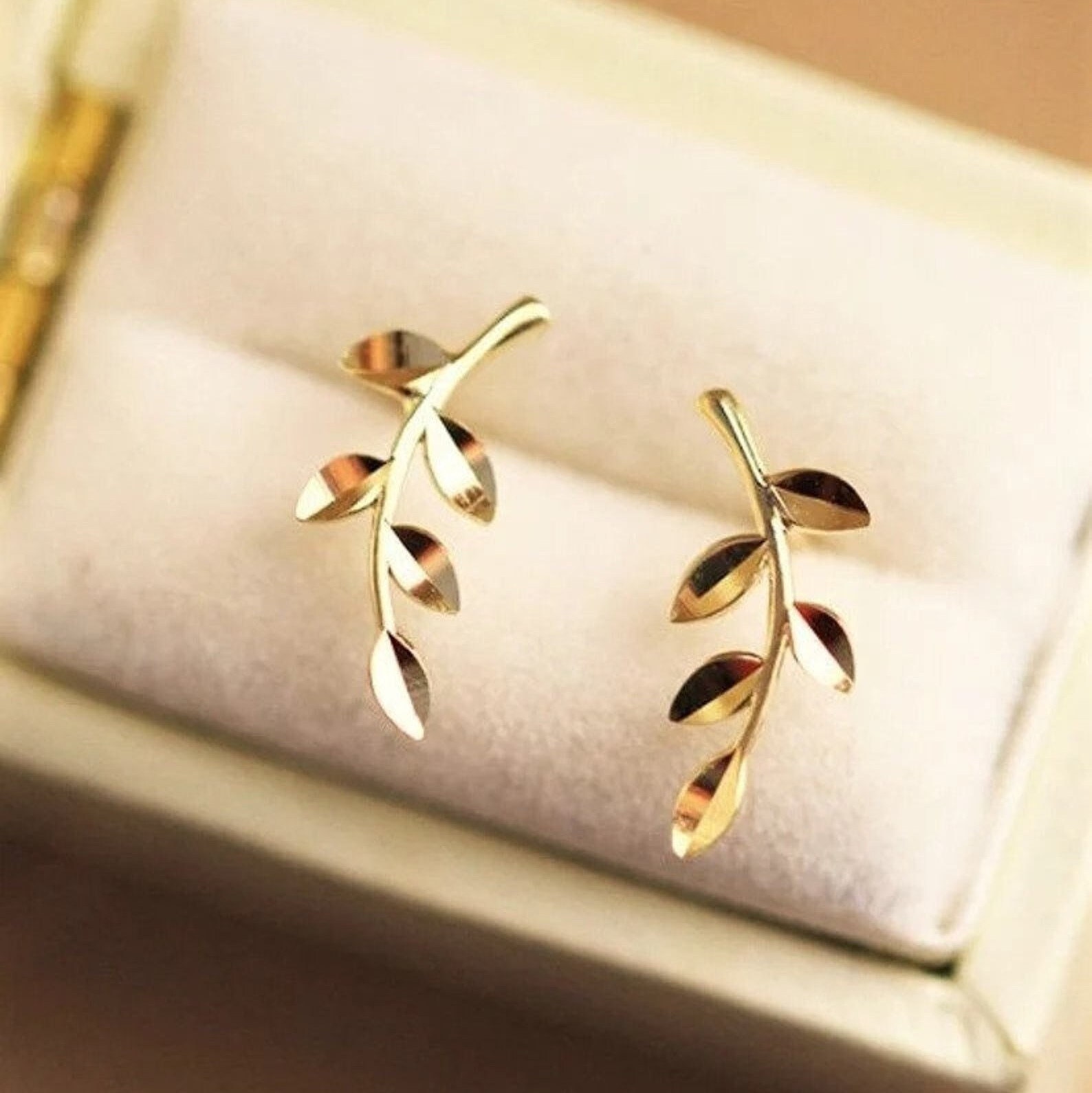 14K Solid Gold Delicate Olive Branch Stud Earrings, Dainty Leaves Stud Earrings, Gift for Her, Christmas gift for her, Mother´s Day Giftthumbnail