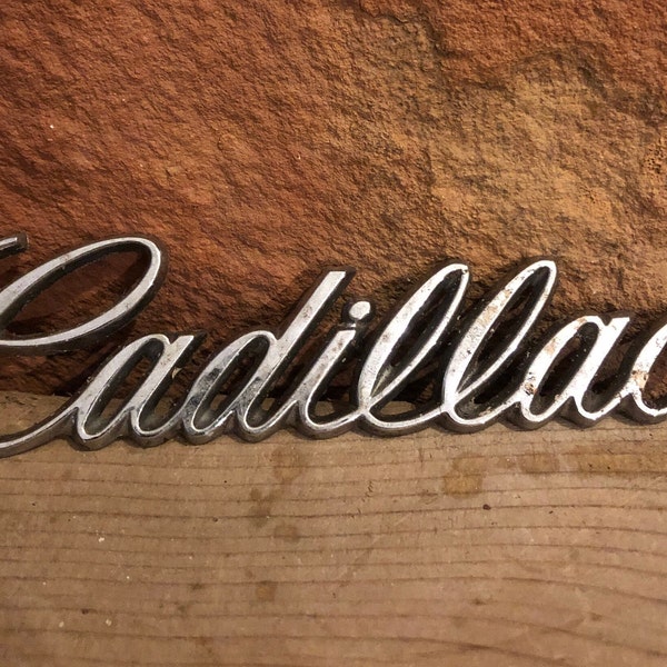 Cadillac Script Trim