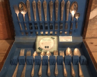 Silverplate Flatware Set for 8 in Box by WM Rogers -cotillion