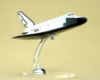 Legendarisch, handgemaakt premium schaalmodel van de Energia Buran raket.