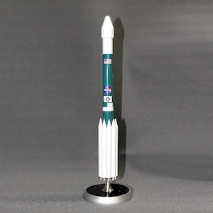 NASA Delta 2 spacecraft launch vehicle scale model