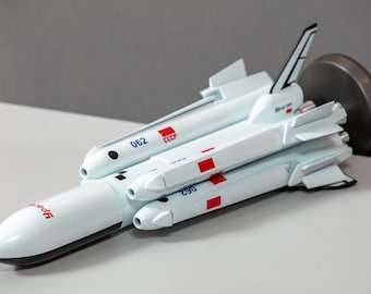 新登場！強力なソビエトN1月ロケットキットモデル。オールホワイト